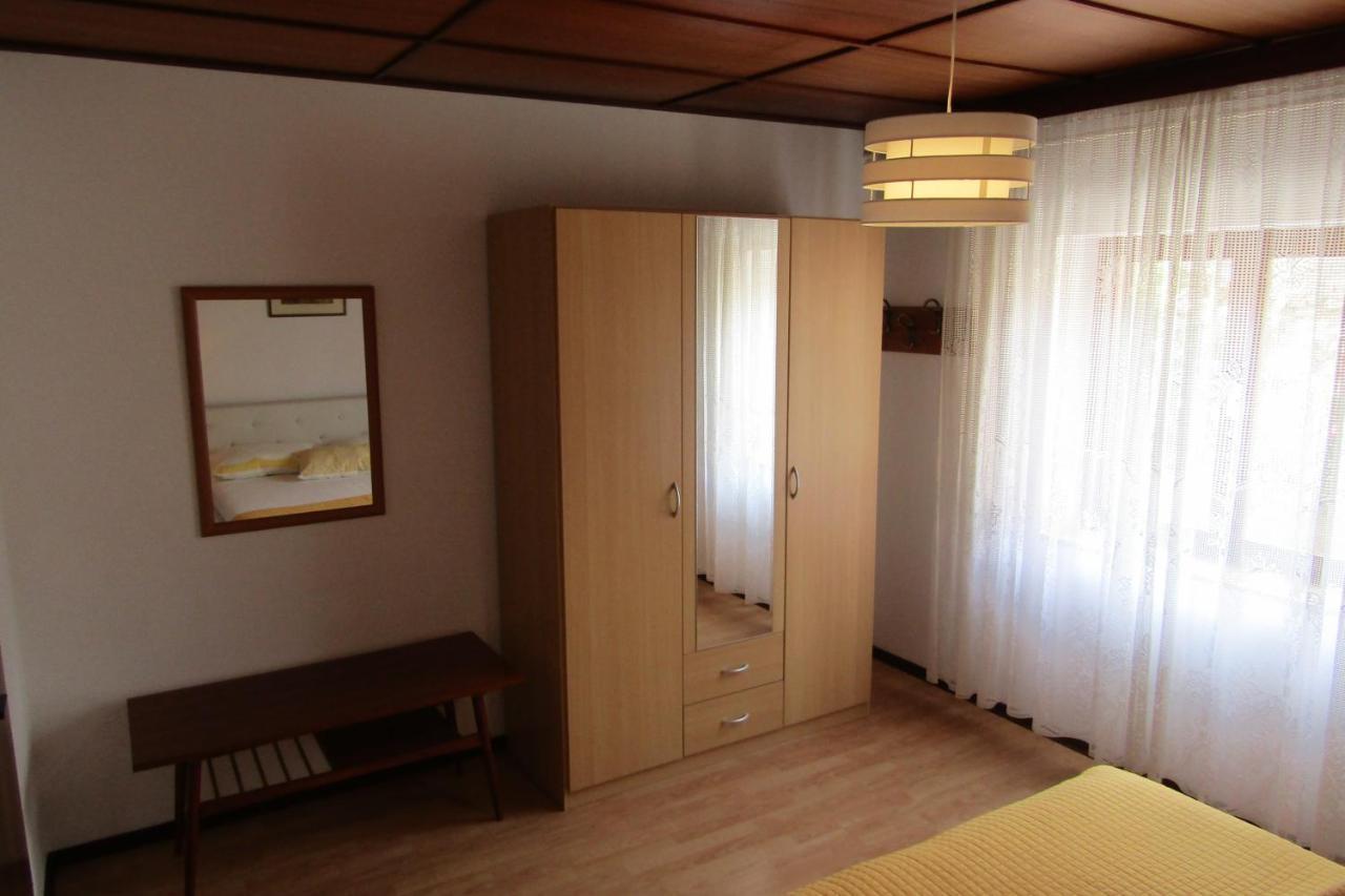Apartman Avsec Krk Town Exterior foto